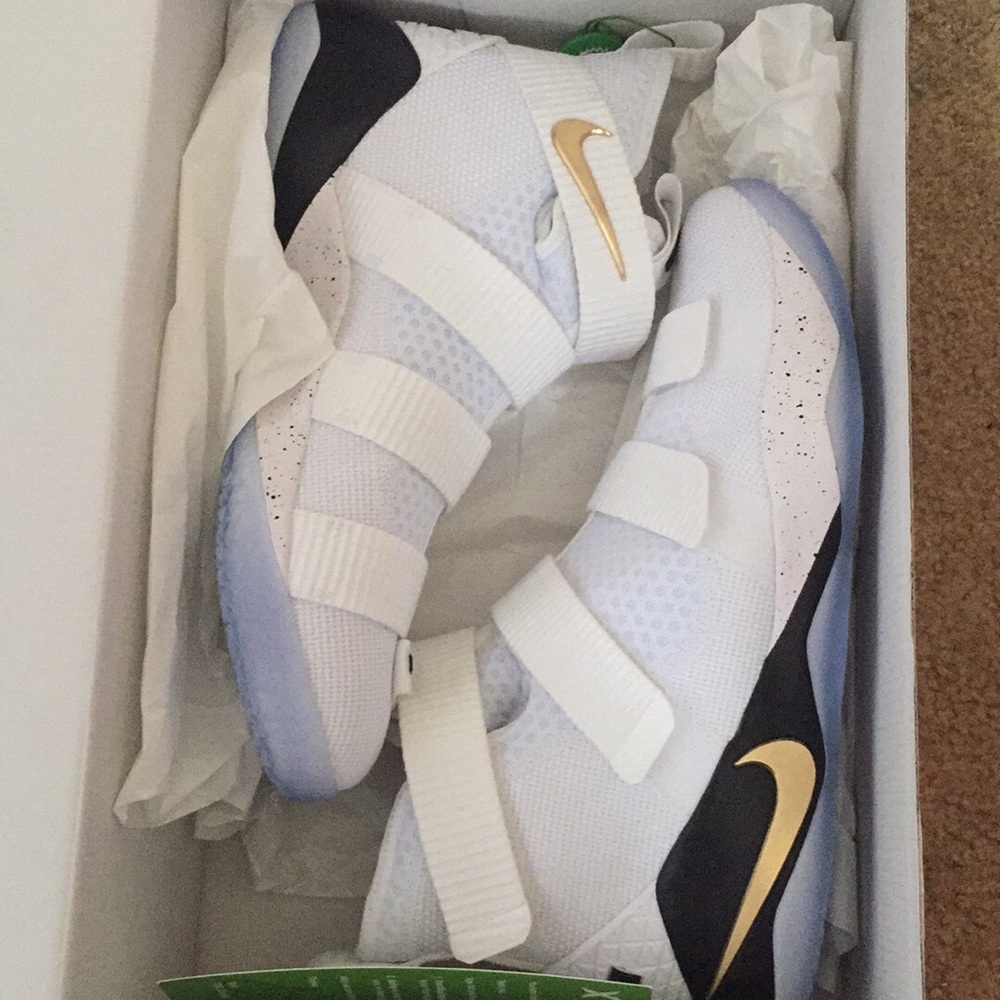 Lebron XI size 10